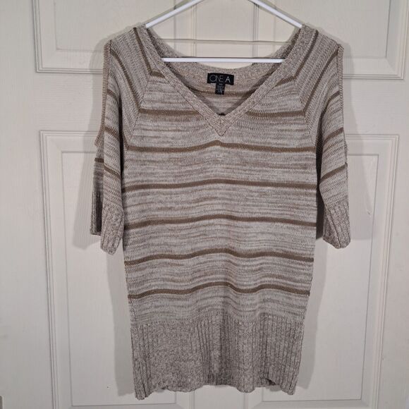 ONE A Sweater Size Medium Brown Taupe Cold Shoulder 3/4 Sleeve Striped NWT $68 - Picture 1 of 14